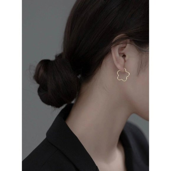 Solid Silver Flower Hoop Stud Earrings-SS038 Gold - Picture 4 of 8